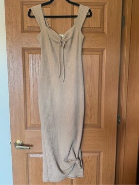 Jessica Simpson Sleeveless Beige Textured Midi Dress with Tie Front Size Medium